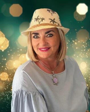 Headshot of Krystyna Iskra