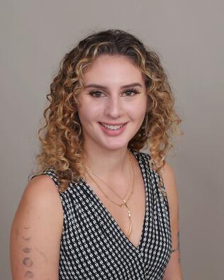 Headshot of Kaitlin Teixeira