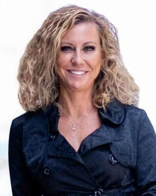 Headshot of Shelley McGuire