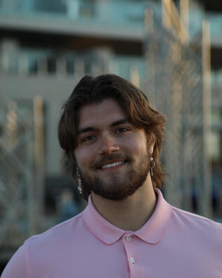 Headshot of Samuel Tipton