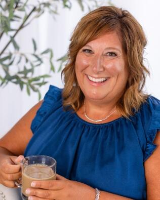 Headshot of Kim Ent