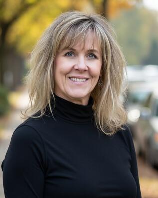 Headshot of Laura Schlicht