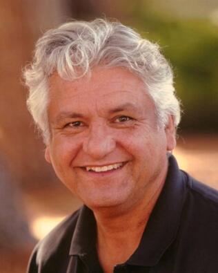 Headshot of Carlos Chavez
