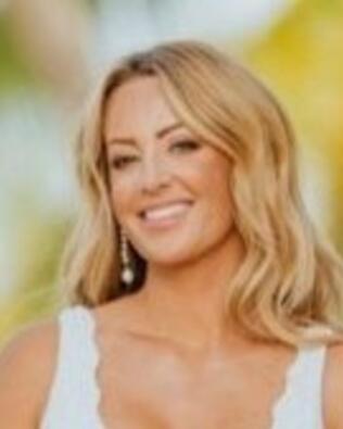 Headshot of Cassie Roark