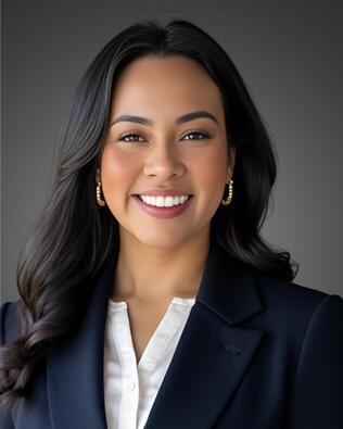 Headshot of Amanda Aguiar
