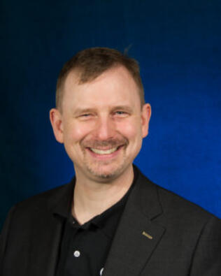 Headshot of Mark Turner