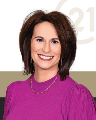 Headshot of Ashley Demarie