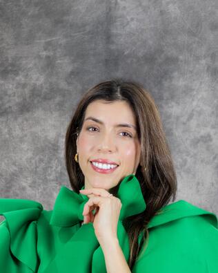 Headshot of Katharina Knoll