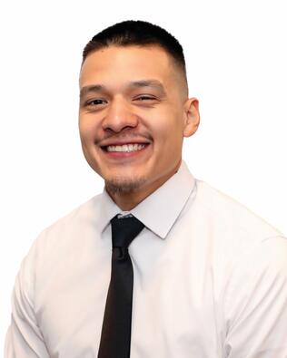 Headshot of Isaac Alvarez