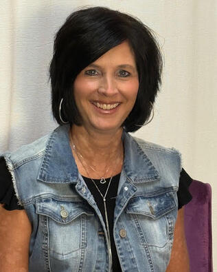 Headshot of Amy Zimmerman