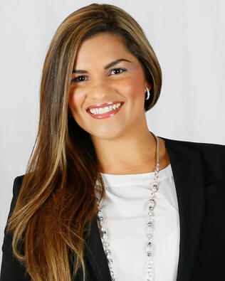 Headshot of Andreina Simmons