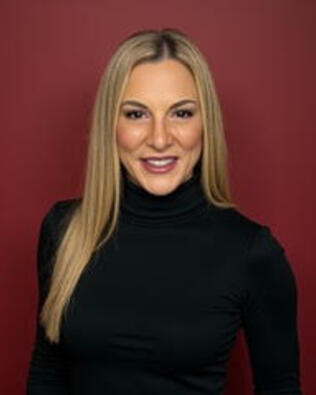 Headshot of Carrie Pozsgay