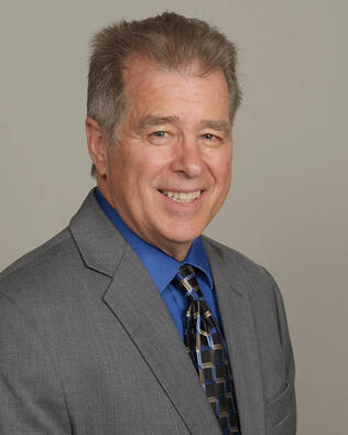 Headshot of Michael Roessler