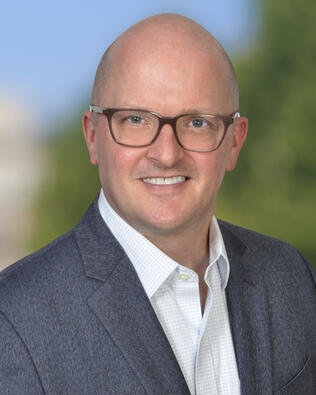 Headshot of Cameron Shosh