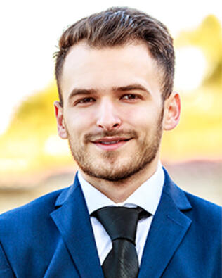 Headshot of David Olivas