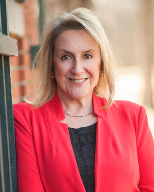 Headshot of Maureen Fisher