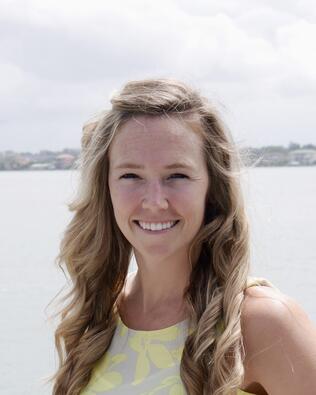 Headshot of Lindsay Hamner