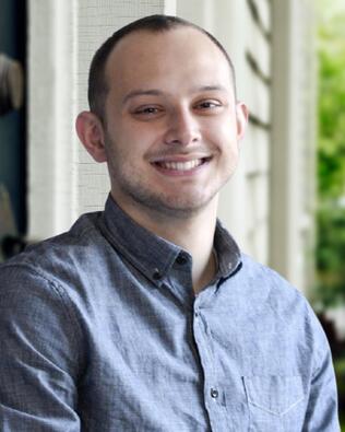 Headshot of Sherveen Gharangik
