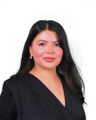 Headshot of Cinthia Vargas
