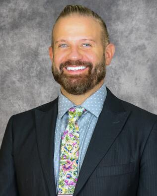 Headshot of Michael Izard