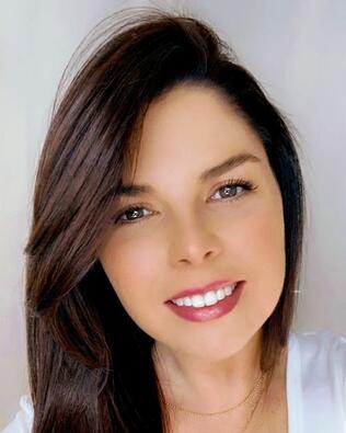 Headshot of Jessica Dew