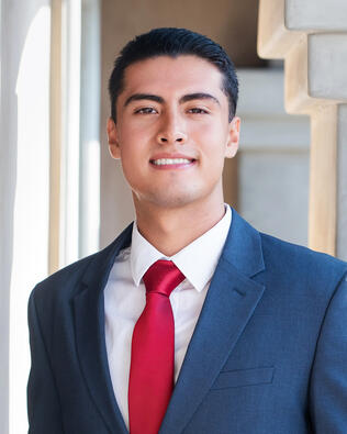 Headshot of Alberto Meza