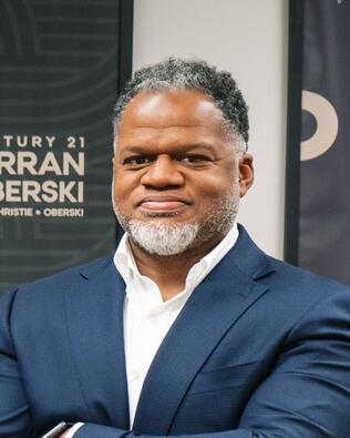 Headshot of Tellis Everett