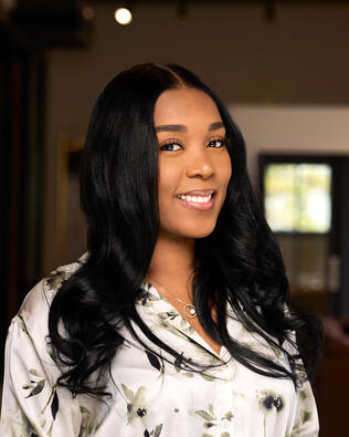 Headshot of Simone Reid