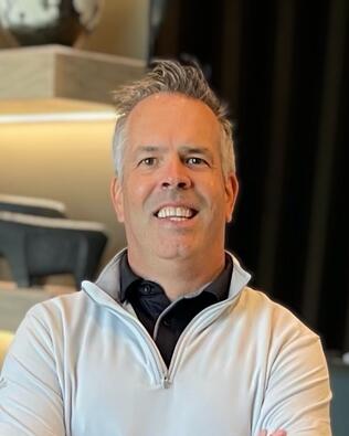 Headshot of Ryan Morris