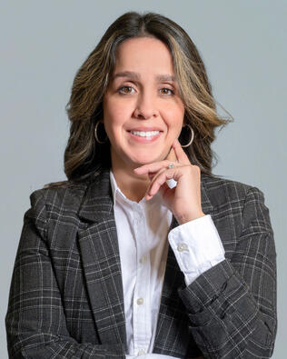 Headshot of Racquel Hernandez