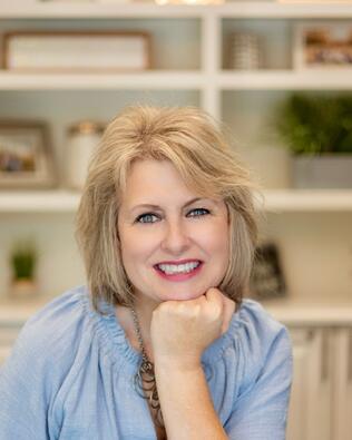 Headshot of Lisa Baldwin