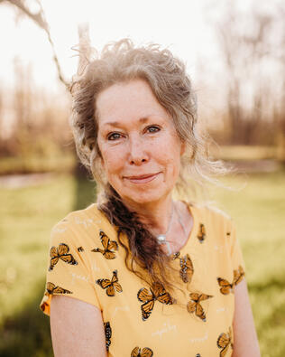 Headshot of Rebecca Hampton