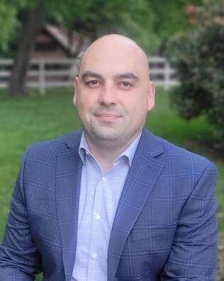 Headshot of Milos Kukoleca