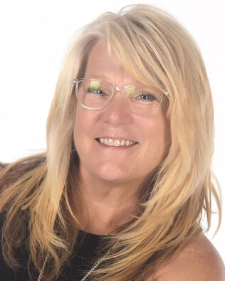 Headshot of Lori Reavis
