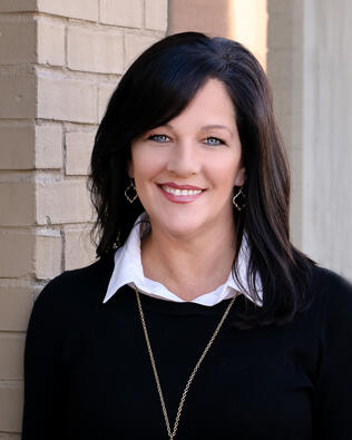 Headshot of Teri Camp