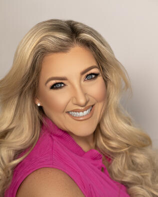 Headshot of Lisa Wardian