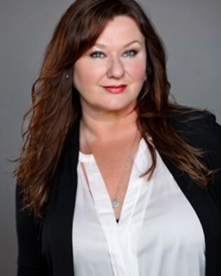 Headshot of Lisa Johnson