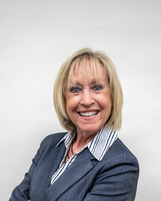 Headshot of Colleen Grinter