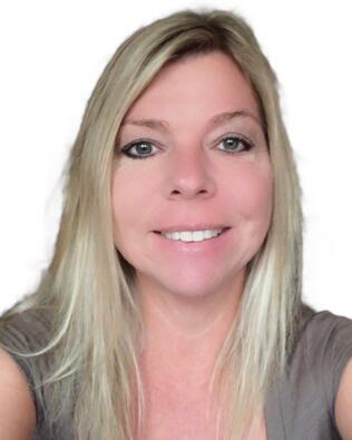 Headshot of Christie Dellacecca