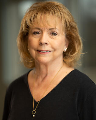 Headshot of Marcia Schlueter