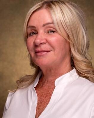 Headshot of Debbie Tucker
