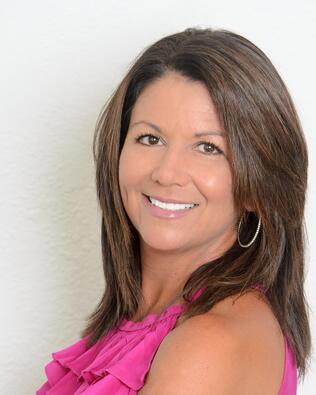 Headshot of Lori Lahart