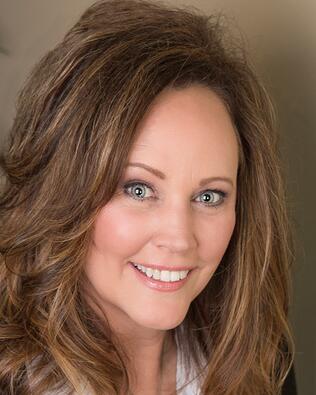 Headshot of Michelle Chandler