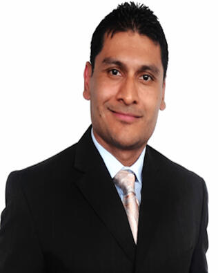 Headshot of Ronald Najarro