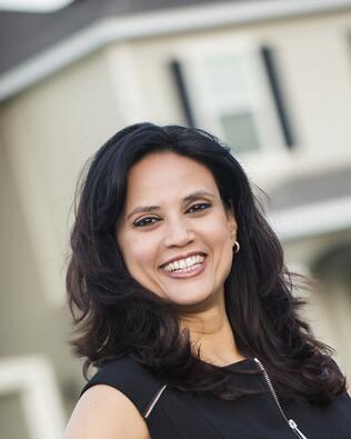 Headshot of Claudia Osorio