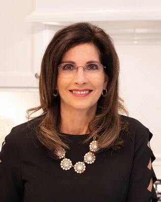 Headshot of Julie Vargas