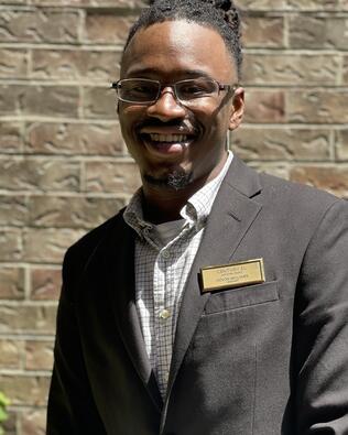 Headshot of Devon Williams