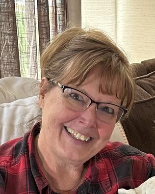 Headshot of Cathie Cholke