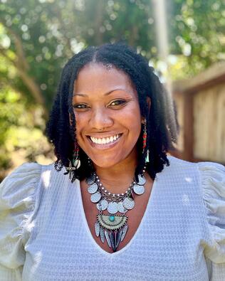 Headshot of Tenisha Smith