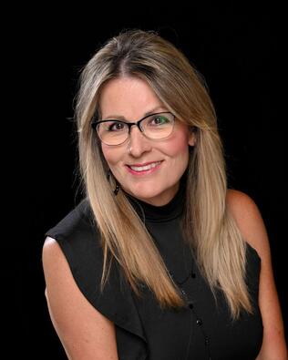 Headshot of Kim Arnold